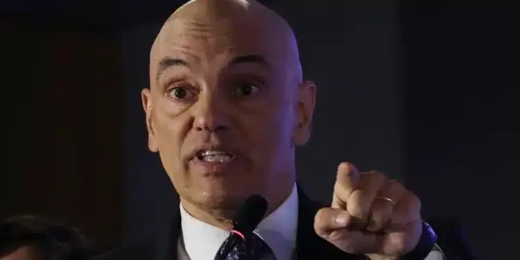 Justiça espanhola rejeita prisão do jornalista Oswaldo Eustáquio pedida pelo STF